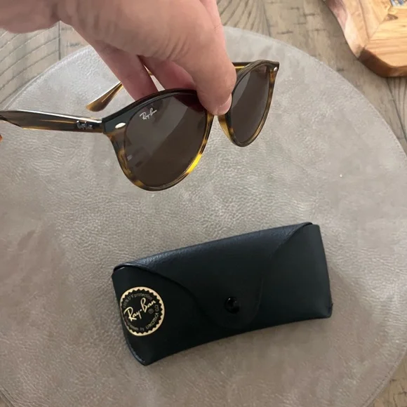 Ray-Ban Tortoise Sunglasses with Black Case - Picture 2 of 4